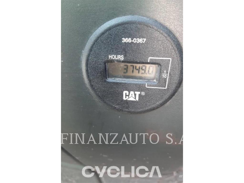 CAT 323DLN Lánctalpas kotrók