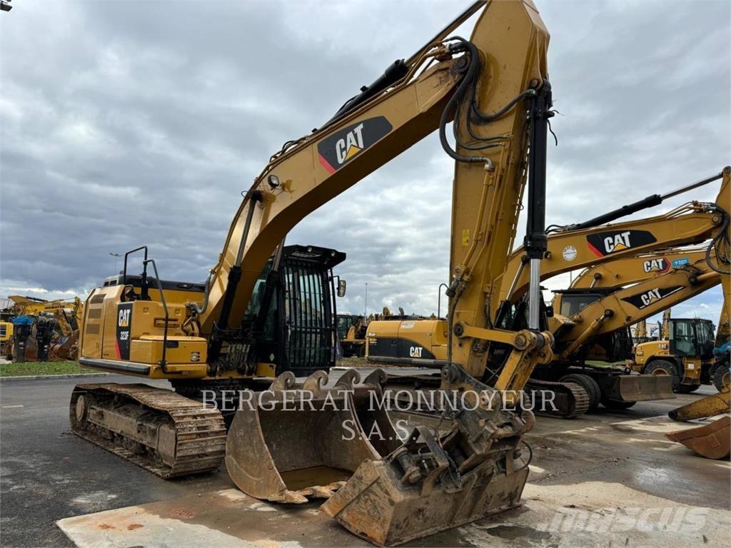 CAT 323F Lánctalpas kotrók