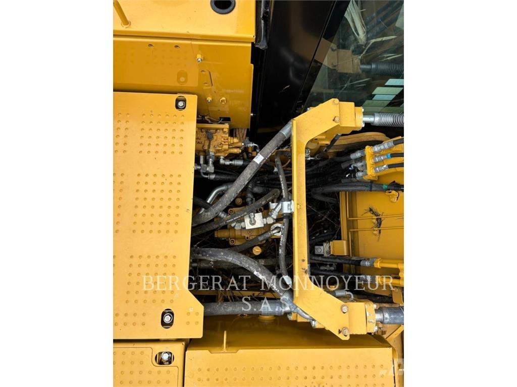 CAT 323F Lánctalpas kotrók