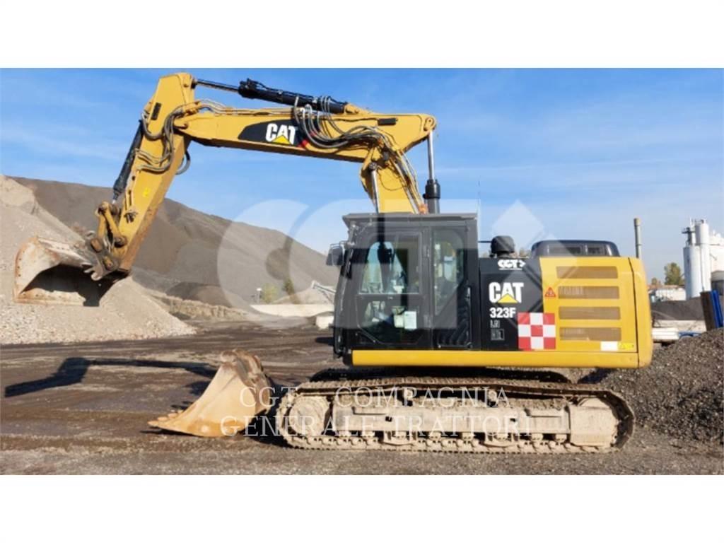 CAT 323F Lánctalpas kotrók