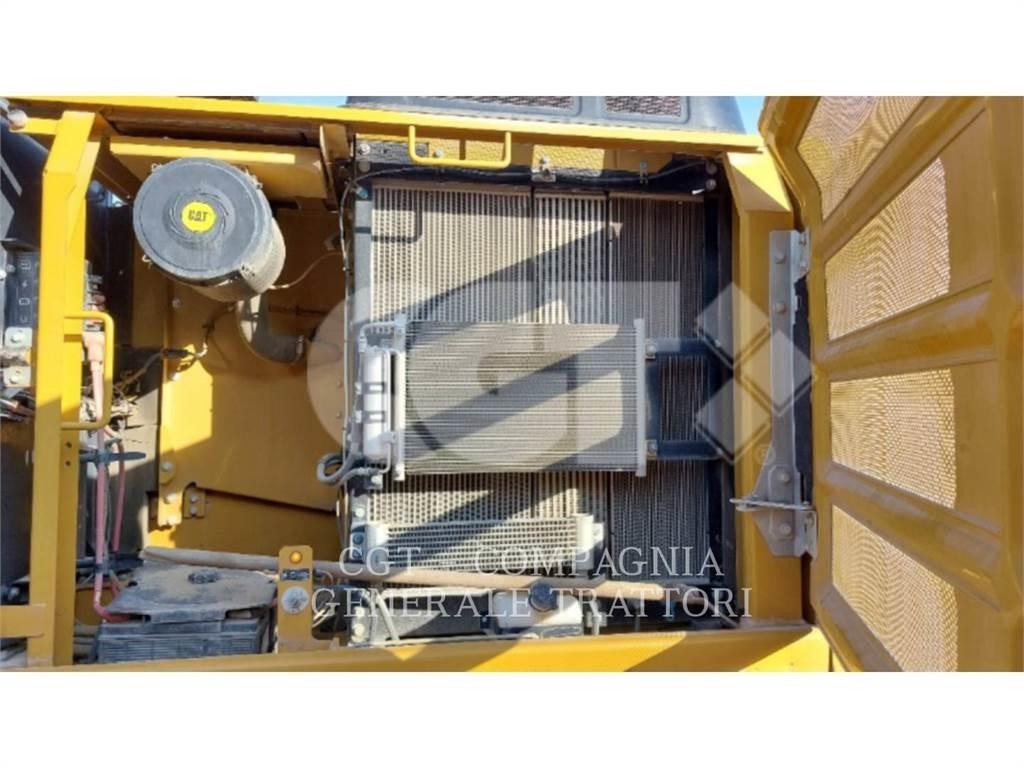 CAT 323F Lánctalpas kotrók
