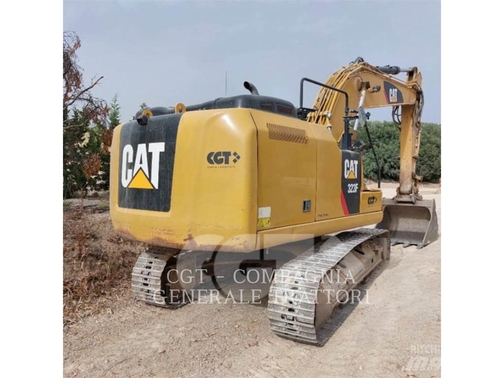 CAT 323F Lánctalpas kotrók