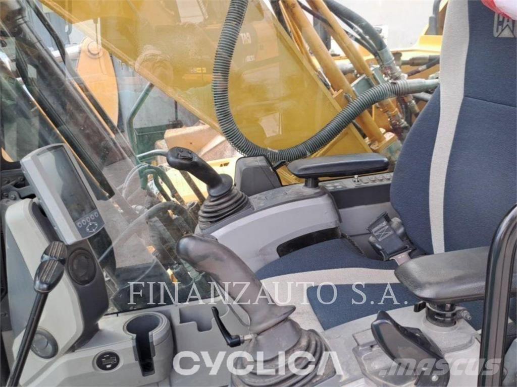 CAT 323F Lánctalpas kotrók