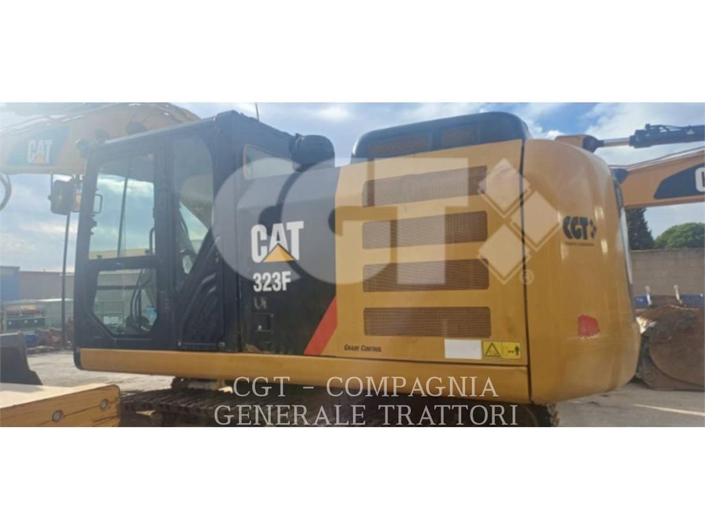 CAT 323F Lánctalpas kotrók