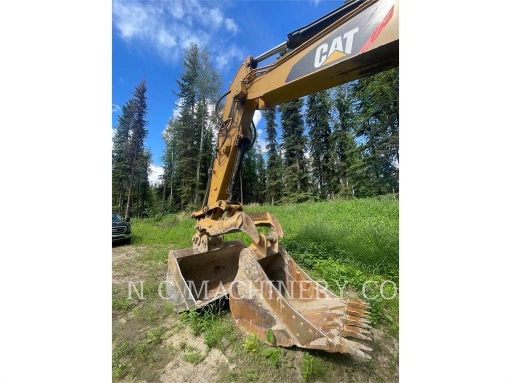 CAT 323F L Lánctalpas kotrók