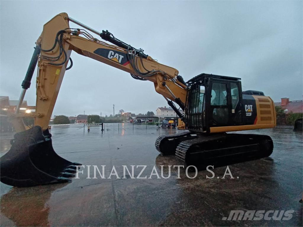 CAT 323F SA Lánctalpas kotrók