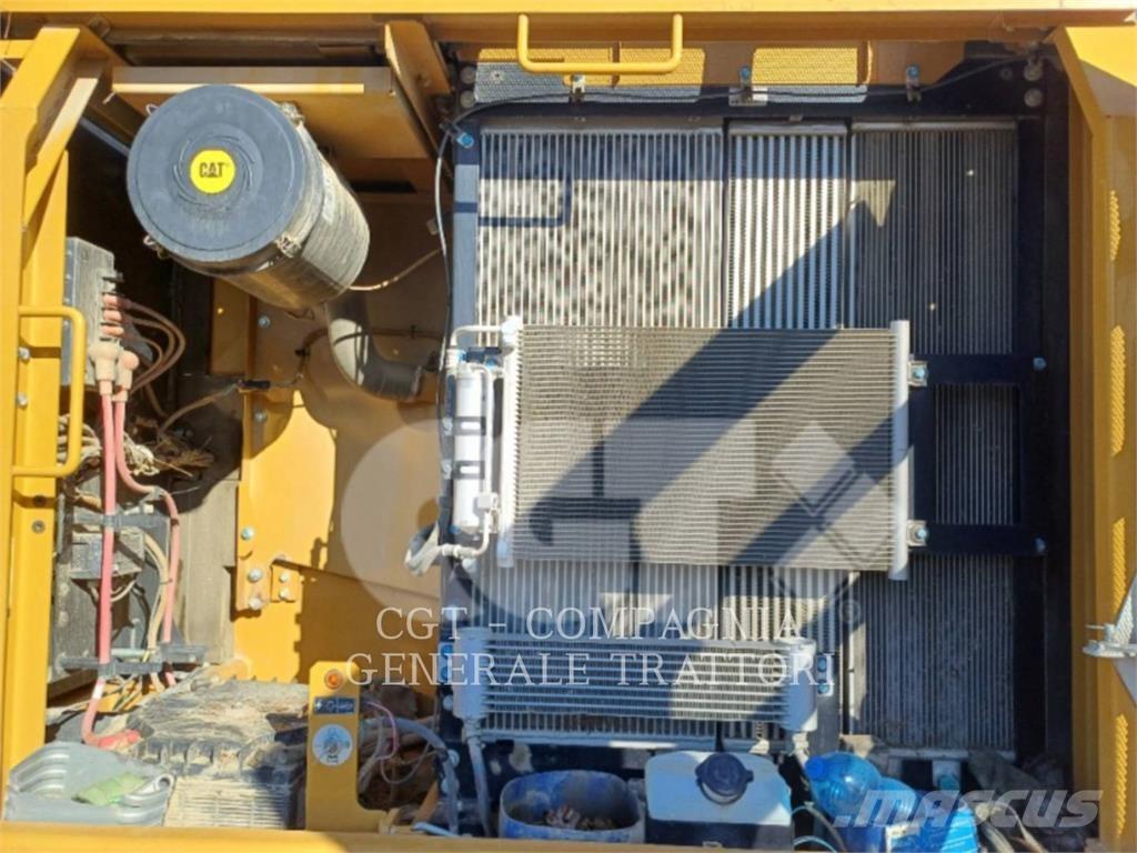 CAT 323F SA Lánctalpas kotrók