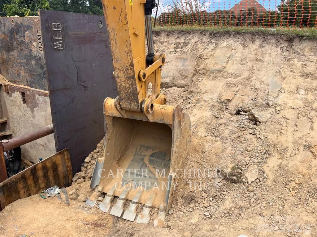 CAT 323FL Lánctalpas kotrók