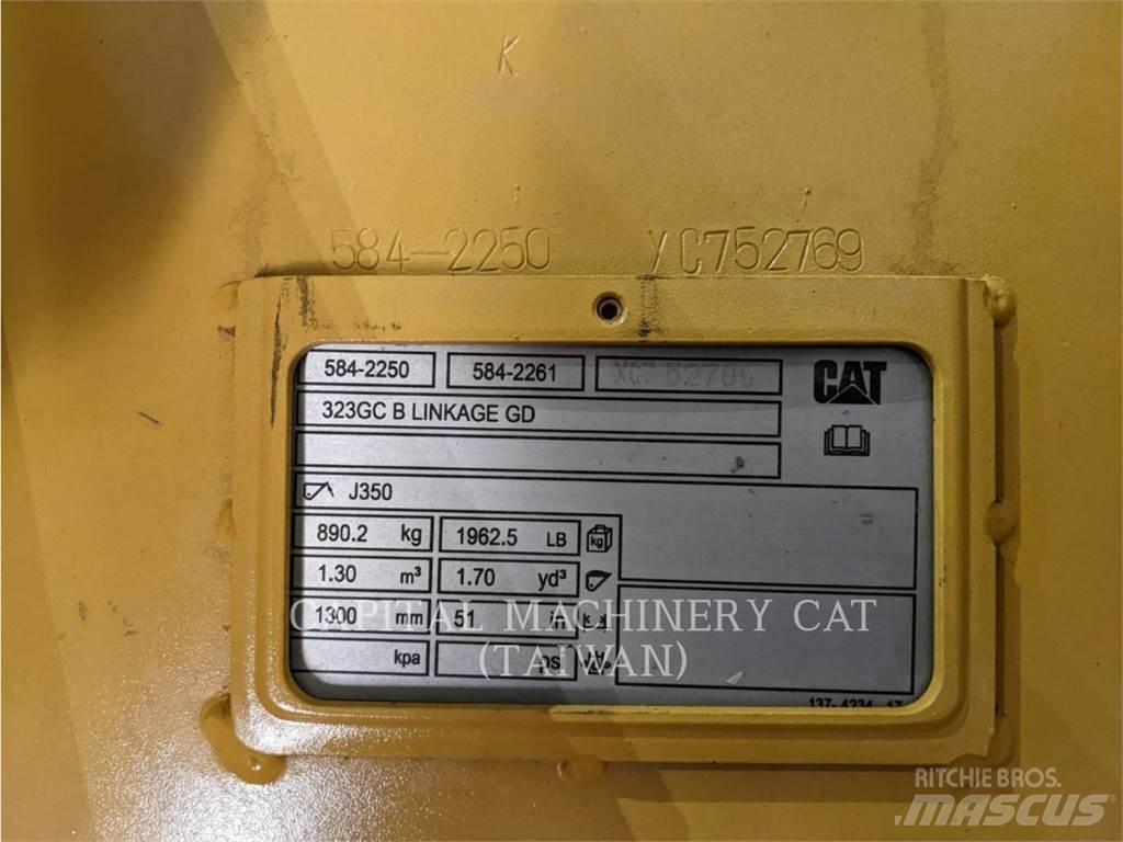 CAT 323GC Kanalak