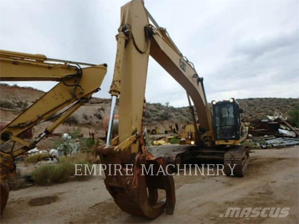 CAT 325 Lánctalpas kotrók