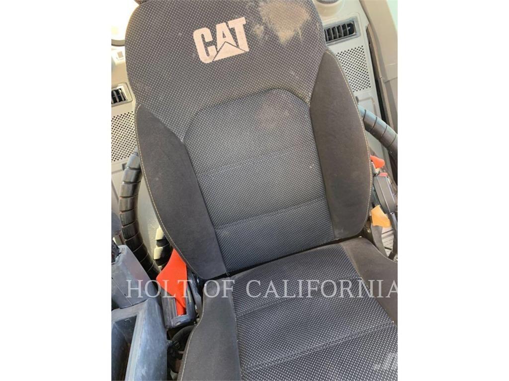 CAT 325 2D Lánctalpas kotrók