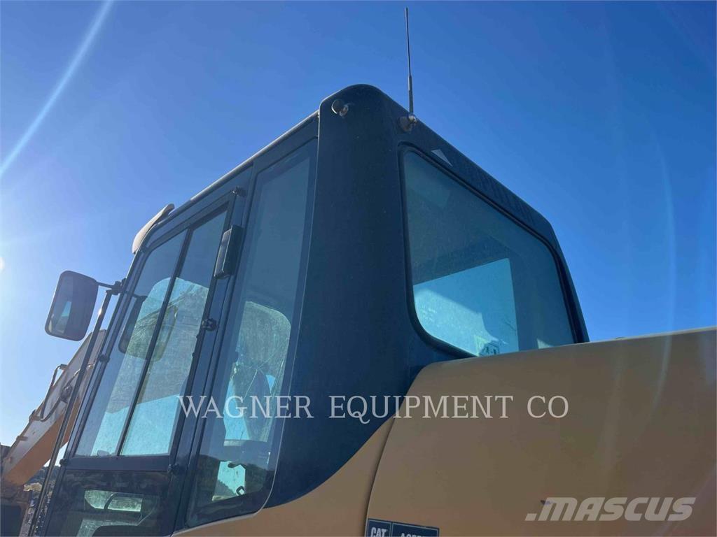 CAT 325DL Lánctalpas kotrók