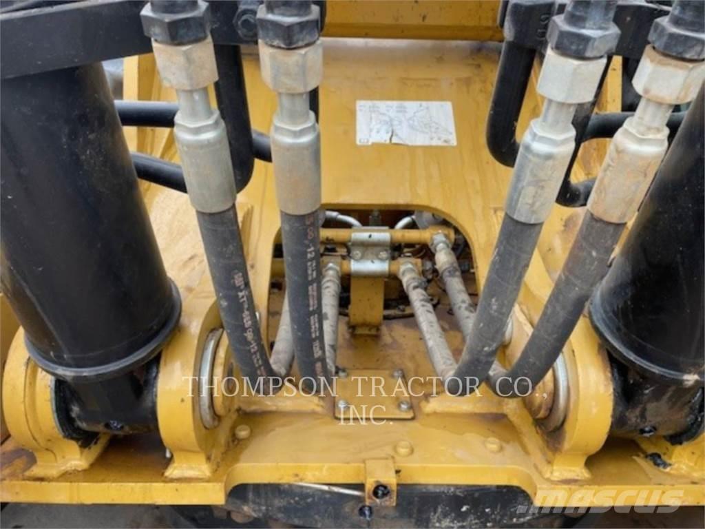 CAT 326 Lánctalpas kotrók