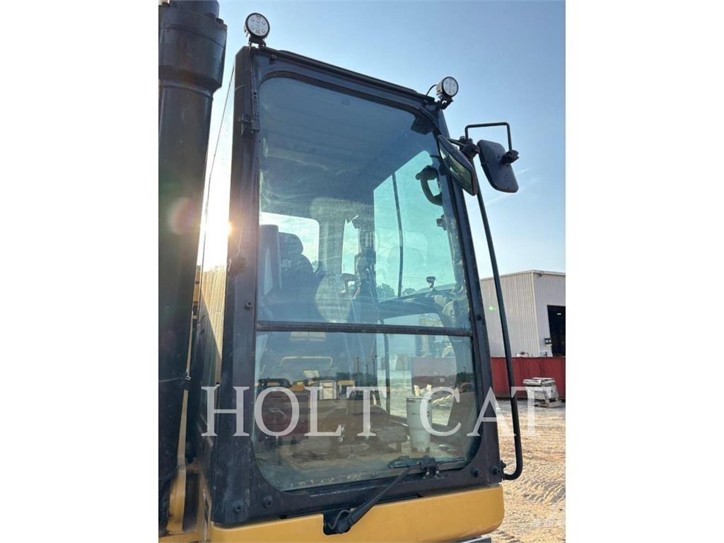 CAT 326 Lánctalpas kotrók