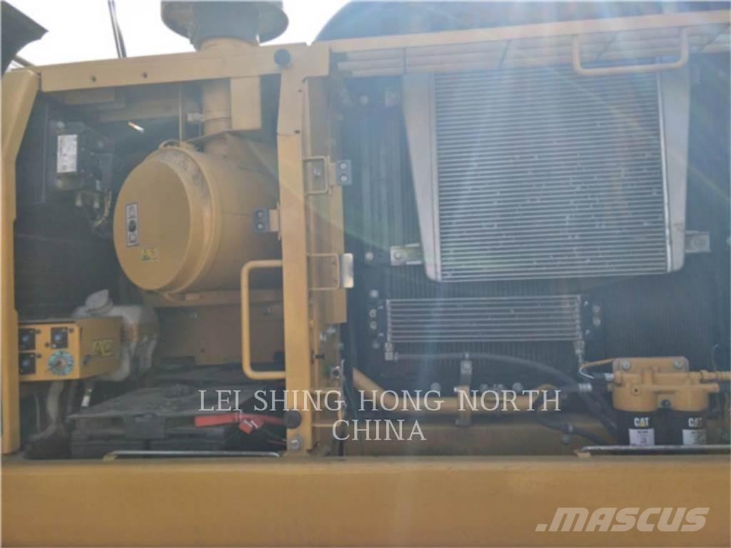 CAT 326D2L Lánctalpas kotrók