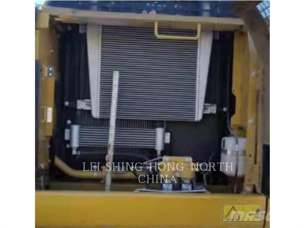 CAT 326D2L Lánctalpas kotrók