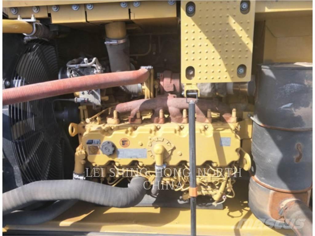 CAT 326D2L Lánctalpas kotrók