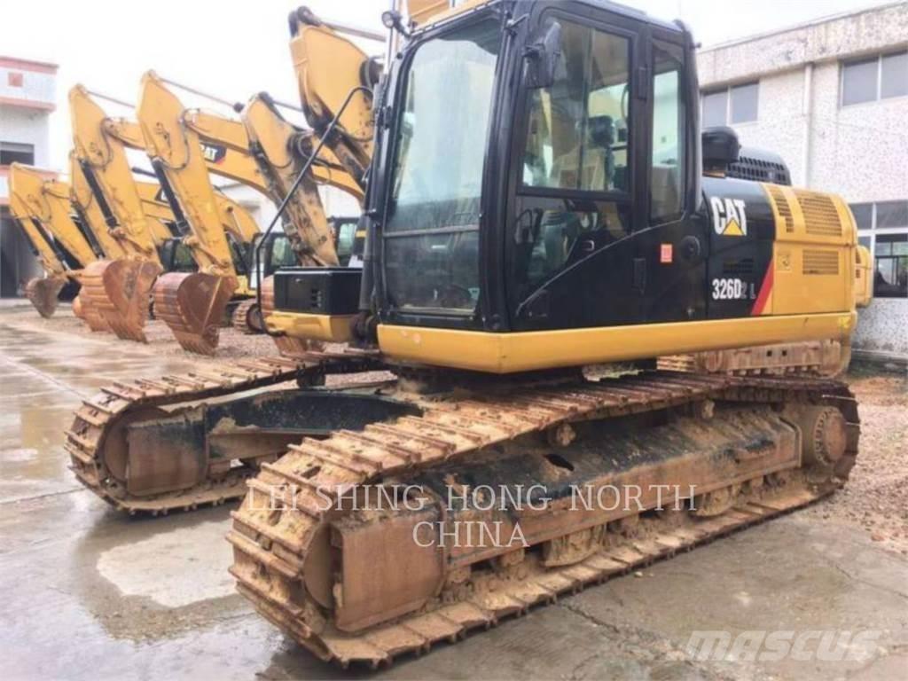 CAT 326D2L Lánctalpas kotrók