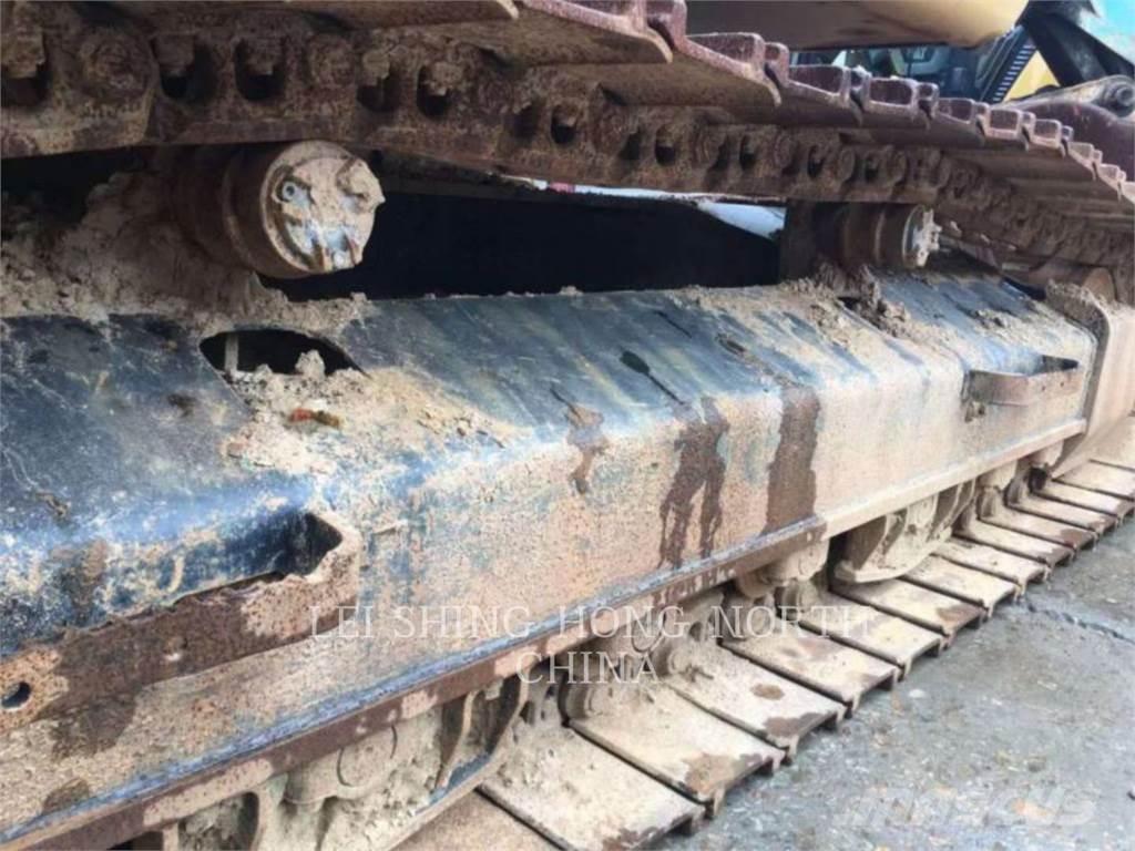 CAT 326D2L Lánctalpas kotrók
