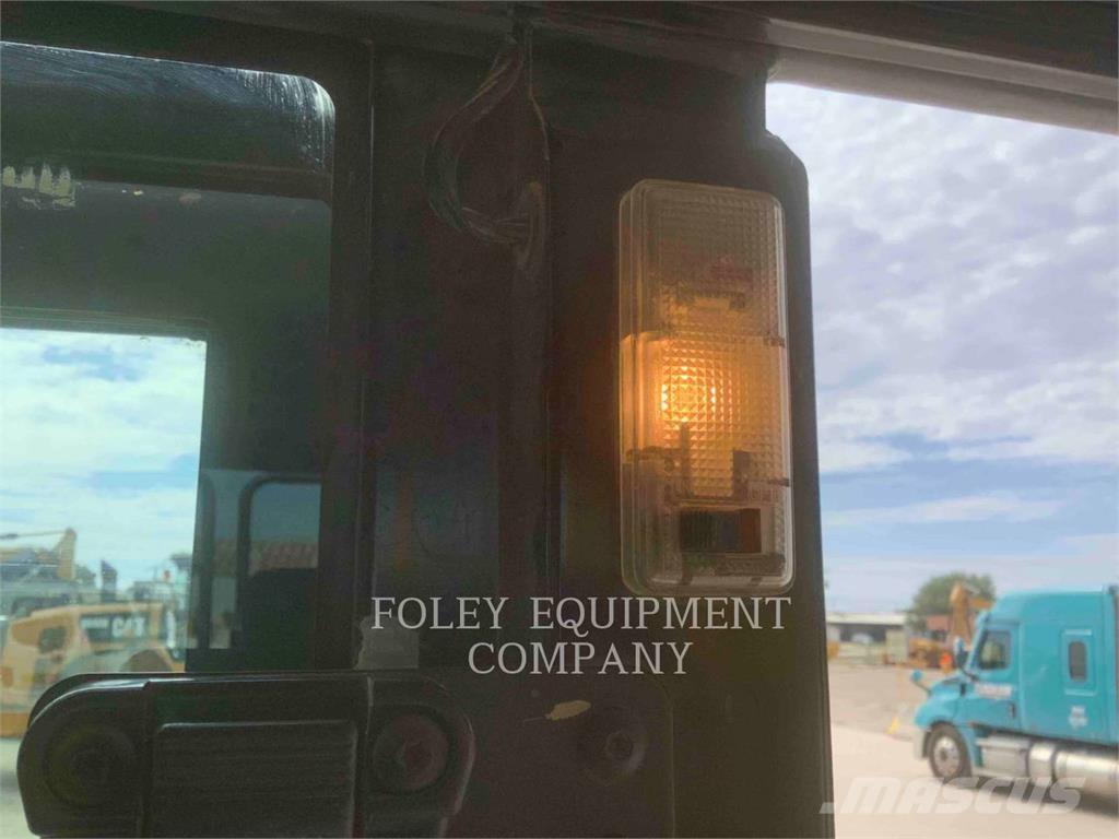 CAT 326FL9 Lánctalpas kotrók