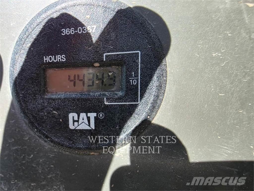 CAT 328D Lánctalpas kotrók