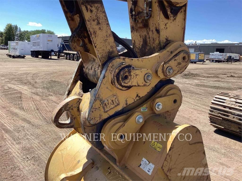 CAT 330 Lánctalpas kotrók