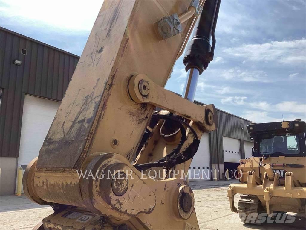 CAT 330 Lánctalpas kotrók