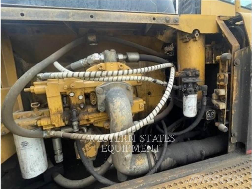 CAT 330B FM Erdészeti traktorok