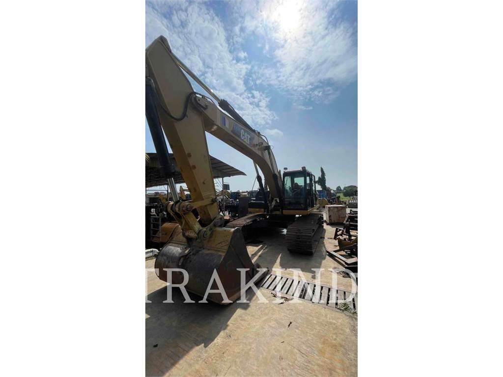 CAT 330D2L Lánctalpas kotrók