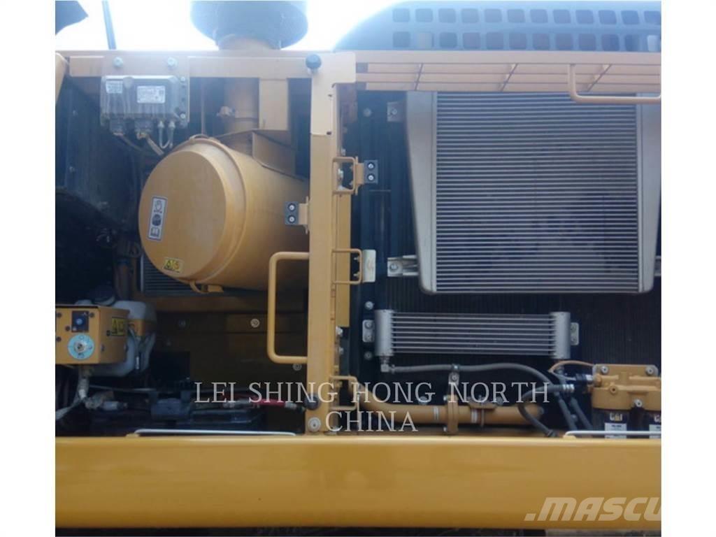 CAT 330D2L Lánctalpas kotrók