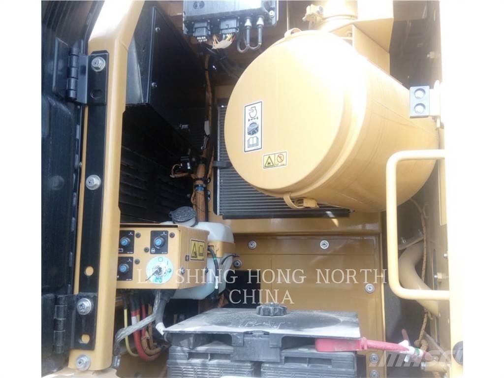 CAT 330D2L Lánctalpas kotrók