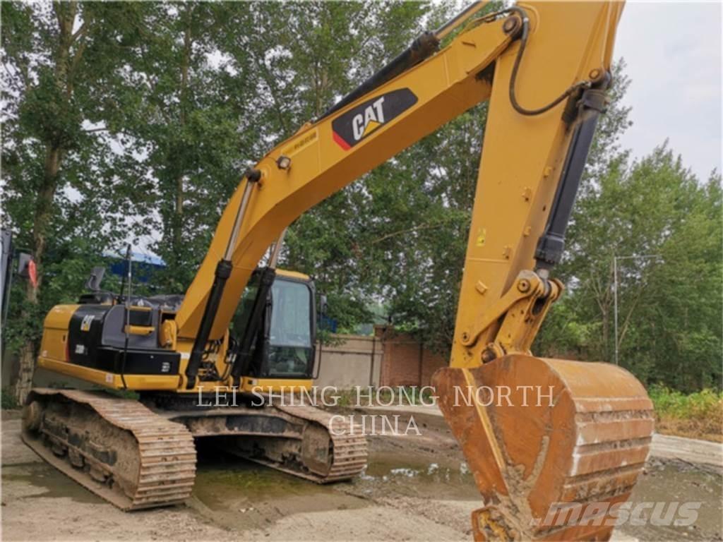 CAT 330D2L Lánctalpas kotrók