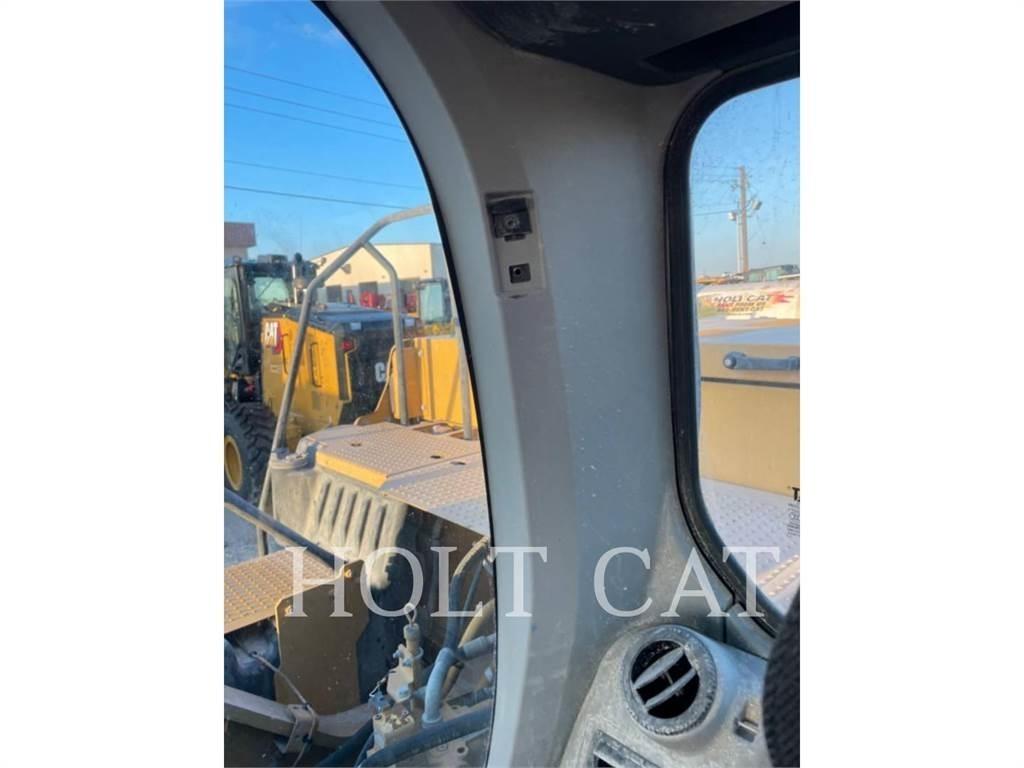 CAT 330GC Lánctalpas kotrók