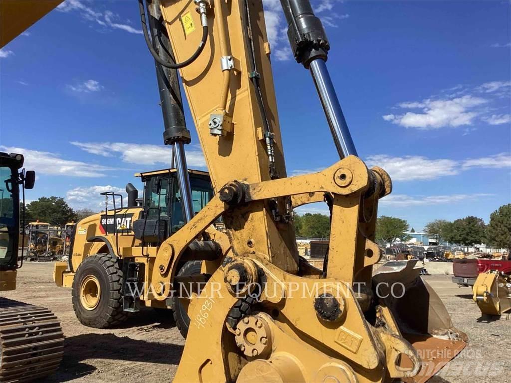 CAT 335 Lánctalpas kotrók