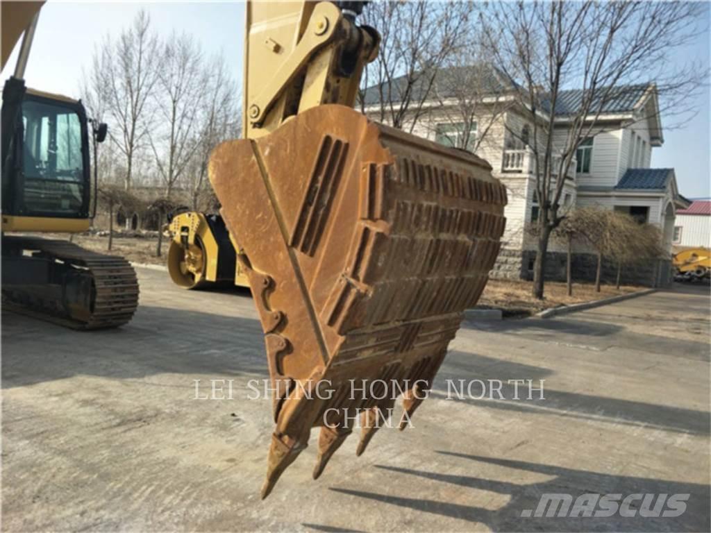 CAT 336D2 Lánctalpas kotrók