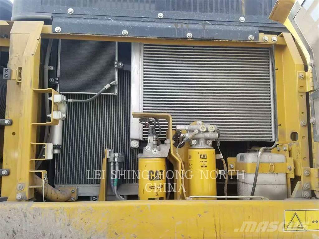 CAT 336D2 Lánctalpas kotrók