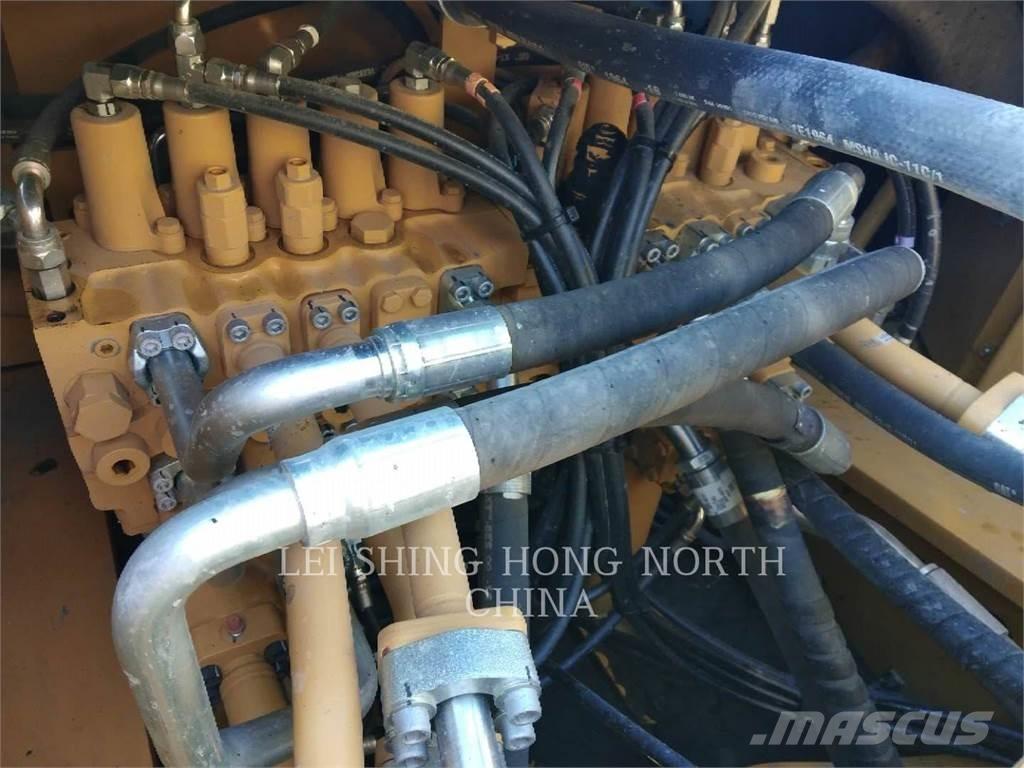 CAT 336D2 Lánctalpas kotrók