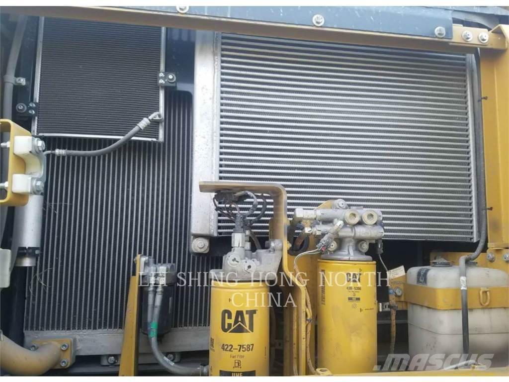 CAT 336D2 Lánctalpas kotrók