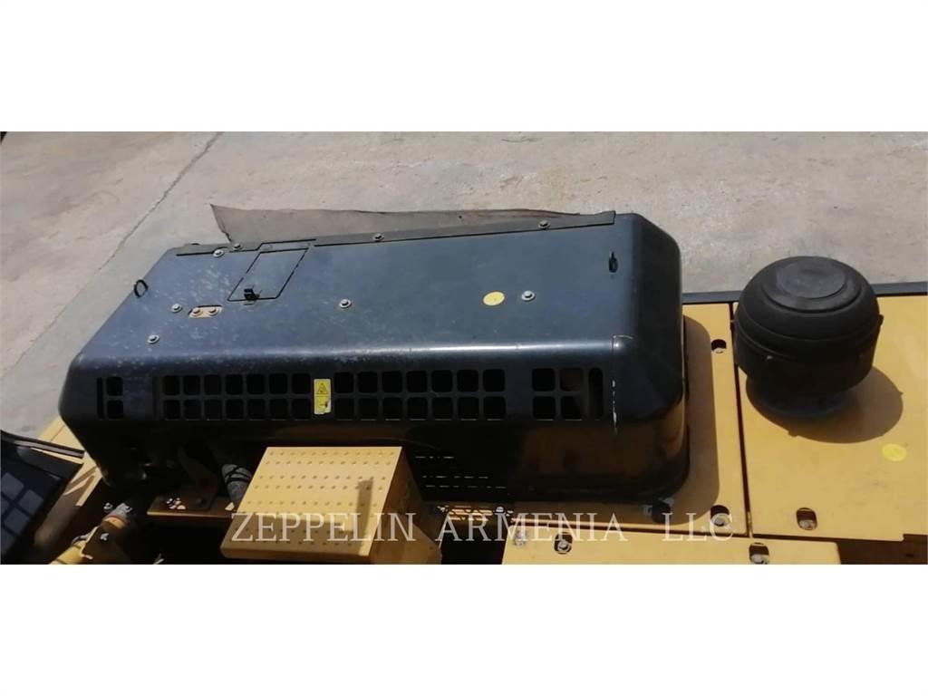 CAT 336D2L Lánctalpas kotrók
