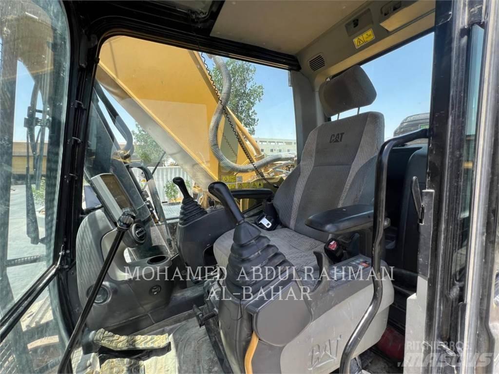 CAT 340D2L Lánctalpas kotrók