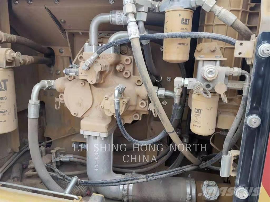 CAT 340D2L Lánctalpas kotrók