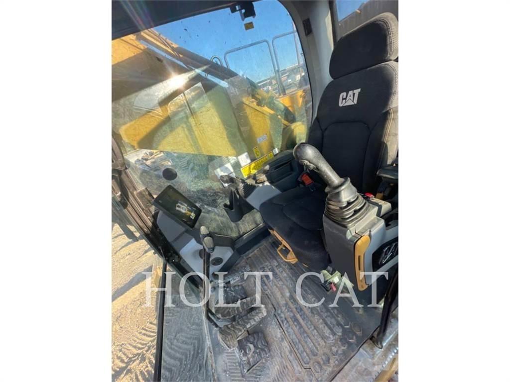 CAT 352 11 Lánctalpas kotrók