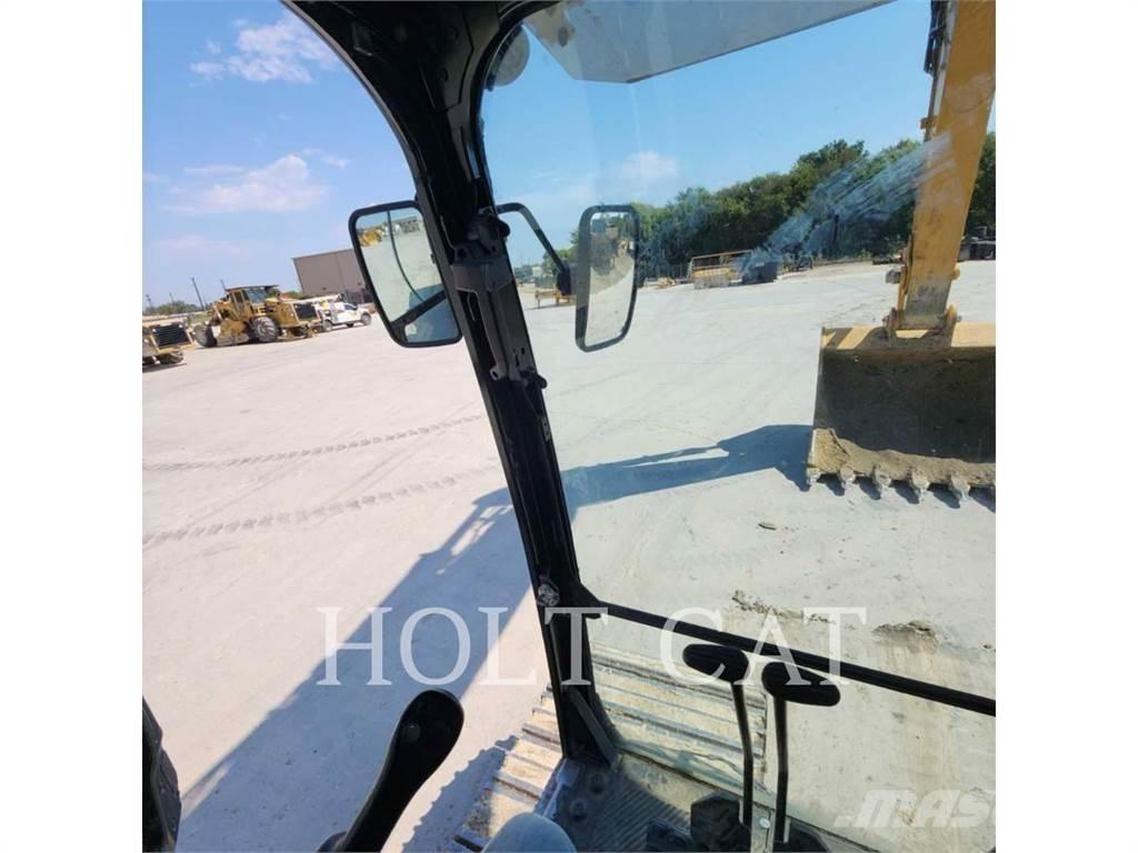CAT 352 11 Lánctalpas kotrók