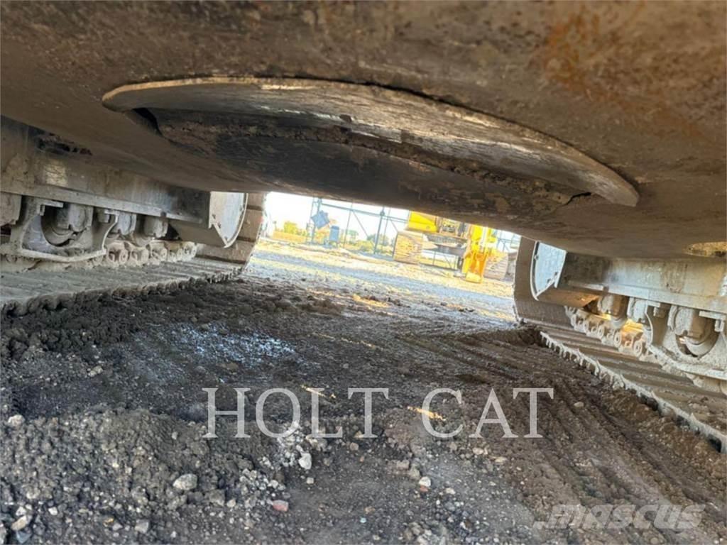 CAT 352 11 Lánctalpas kotrók