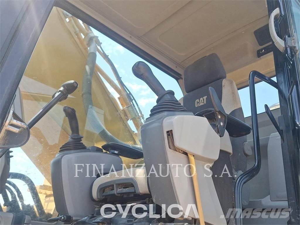 CAT 352FL Lánctalpas kotrók