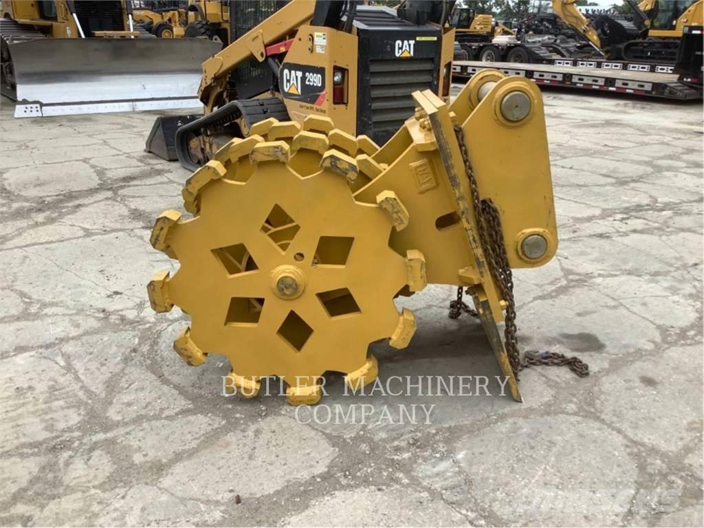 CAT 36 COMPACTOR WHEEL Építőipar - Egyebek