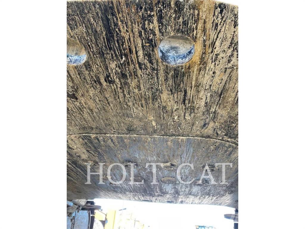 CAT 374 Lánctalpas kotrók