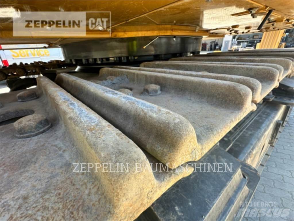 CAT 374-07A Lánctalpas kotrók