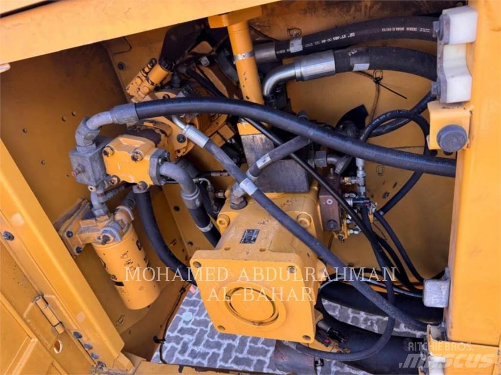 CAT 374D L Lánctalpas kotrók