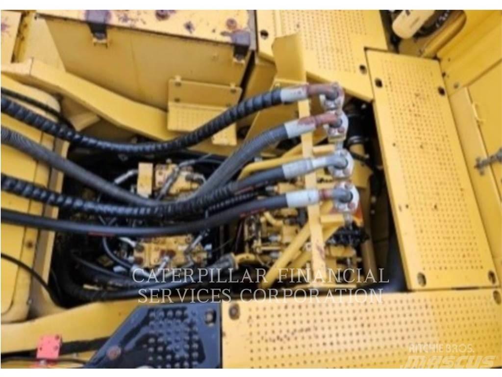 CAT 374F Lánctalpas kotrók